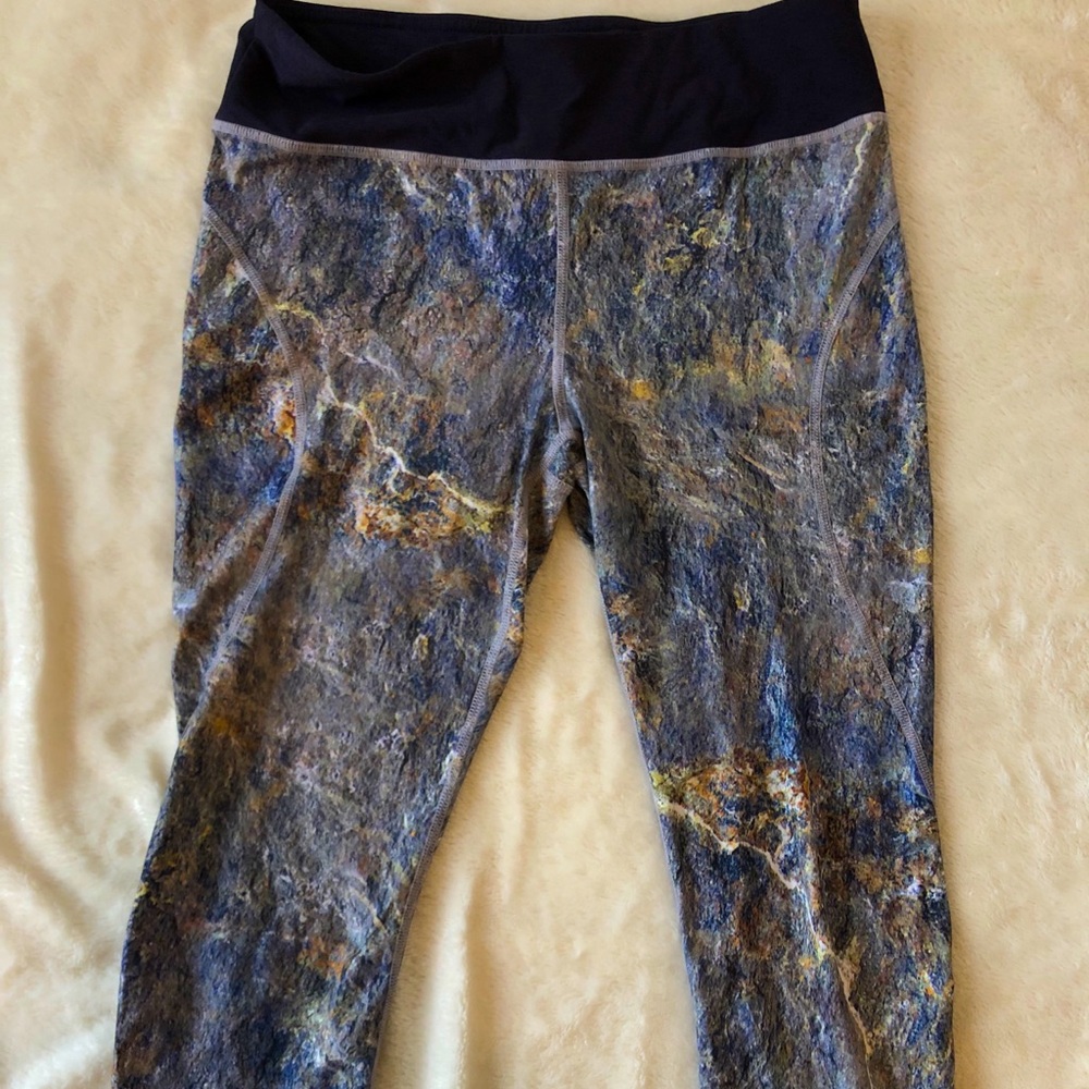 Shape Marbled Crop Leggings